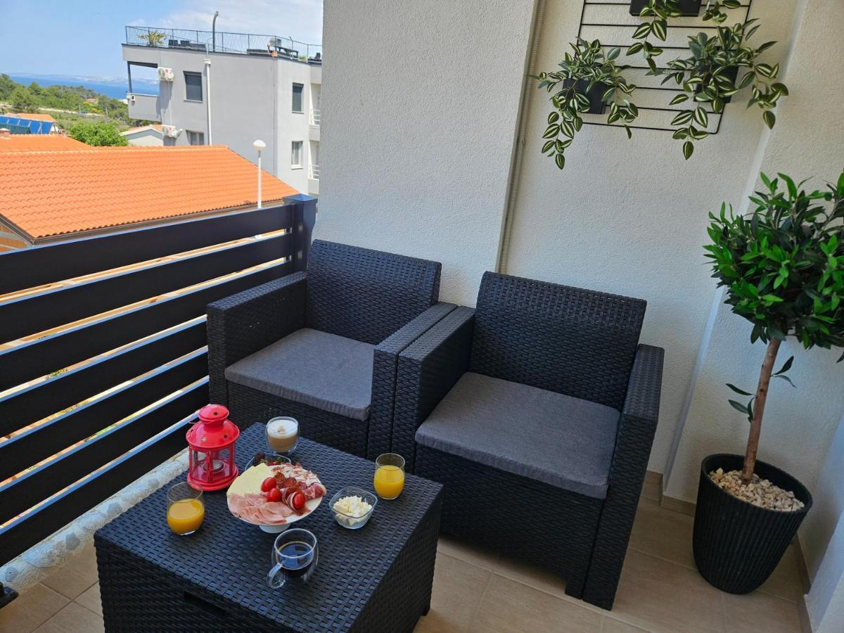 Studio Apartment Pegy Vir Exterior photo