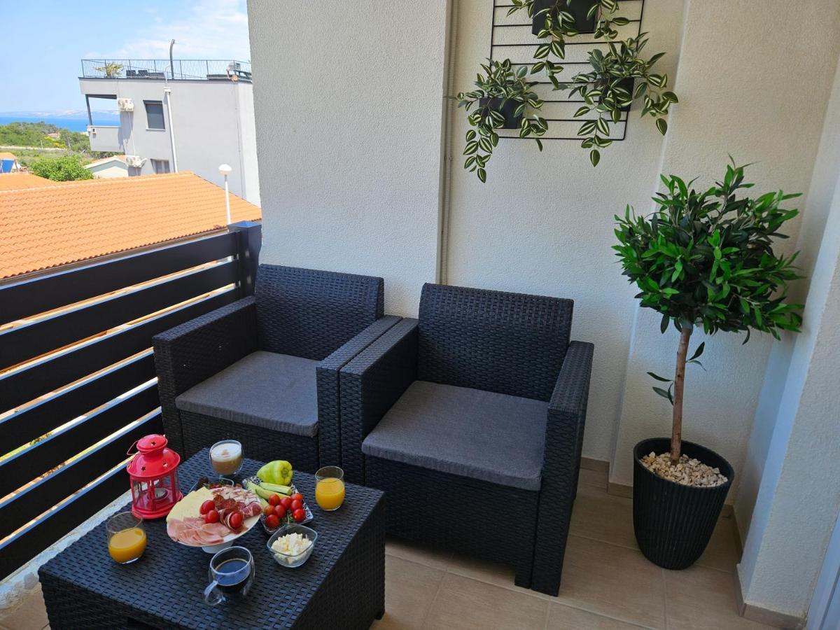 Studio Apartment Pegy Vir Exterior photo